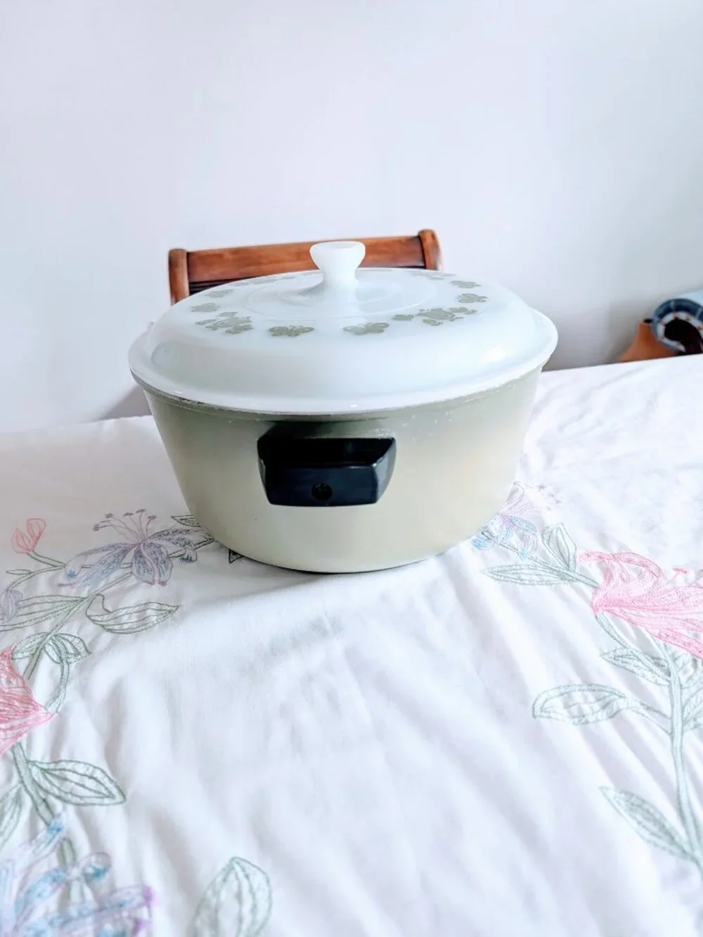 VTG Regal Ware Avocado Green Dutch Oven w/ Fire-King Green Tulip Flower Lid MCM